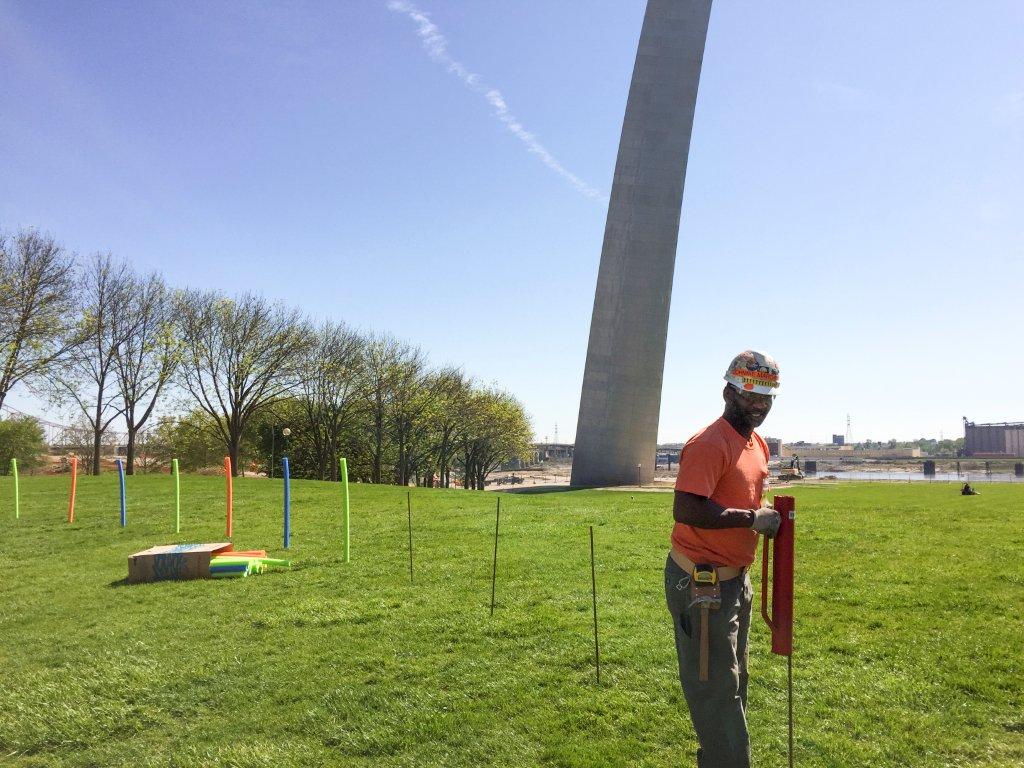 McCarthyBuild's tweet photo. Preparations are underway for tomorrow's @GatewayArchSTL Museum and Visitor Center groundbreaking! @CityArchRiver http://t.co/sqBRTnfETS