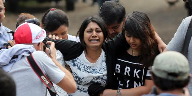 nzherald's tweet photo. #BaliNine: The executions went ahead despite heavy international pressure on Indonesia http://t.co/3UiaGxKdK5 http://t.co/IEinNQdRqP