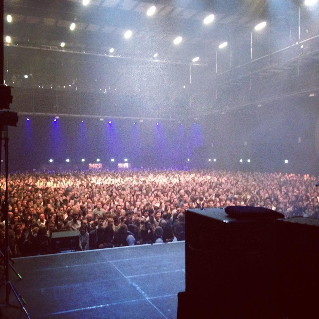 SuperSocialJeez's tweet photo. Merci la @rockhal_lu ! C'était une très belle soirée ! http://t.co/N0JiVaiFY2