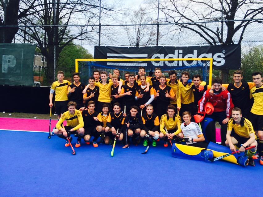 KeeBridget's tweet photo. @StDavids_Marist hockey enjoy a successful 6th game. 2nds 4-1, 1st a tough 2-1 http://t.co/itny4QhGRl