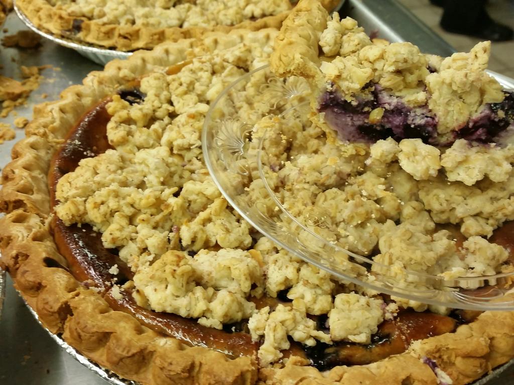 tnsdining's tweet photo. National blueberry pie day. Snack is good! http://t.co/0vAJyx5xRU