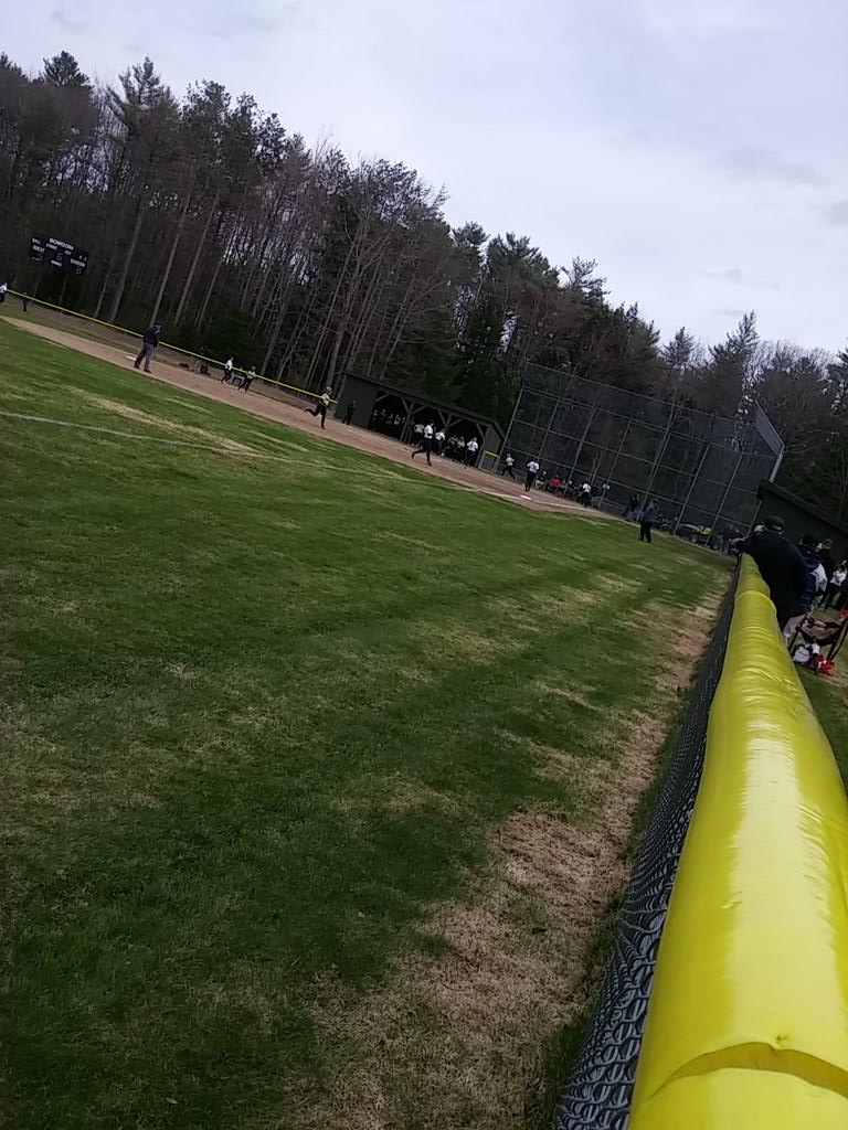 melgatron76's tweet photo. just 1 more inning finish them off bears! #dominate #goubears http://t.co/YCsRKYXxTv