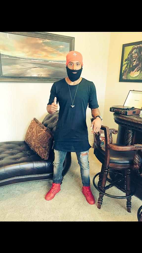 GilesBarnesReal's tweet image. Whos going to the @HoustonRockets game #FearTheBeard thanks for the hat and beard combo @BBVACompass #Playoffs