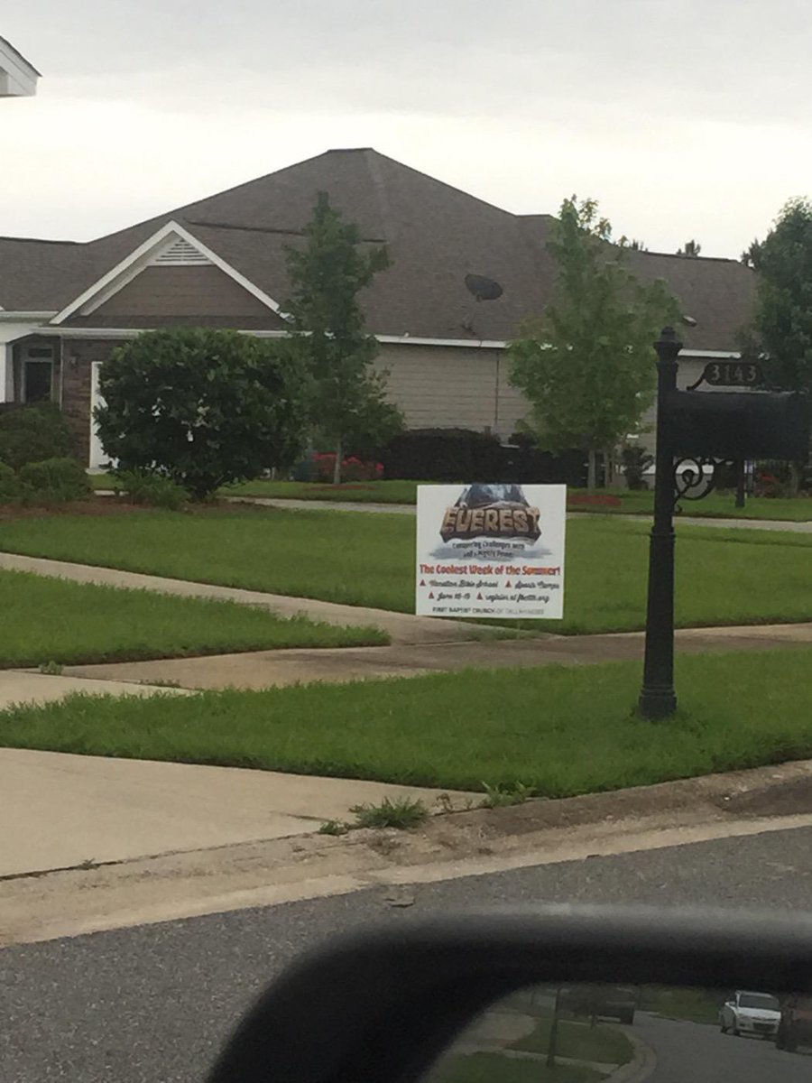 Hannah_Appelo's tweet photo. Spotted a #MtEverestVBS yard sign! Have you gotten your VBS yard sign yet from Miss Rhonda @fbctlh? http://t.co/ifGUtW2sKD