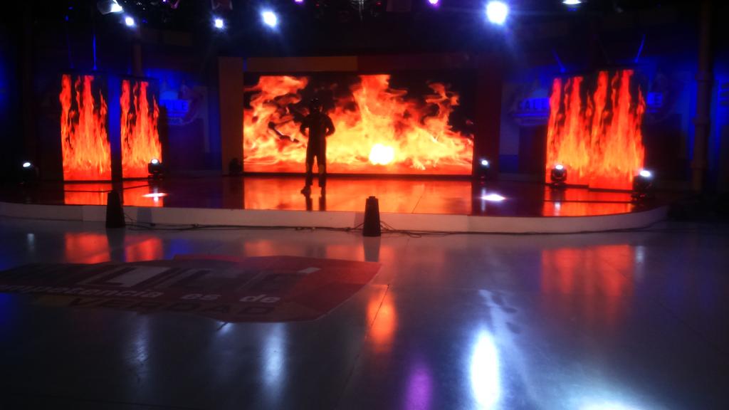 TCdeportesEC's tweet photo. Él robó la alegría y felicidad de TODO un país (Y no es Ecuador) ¿Quién será este campeón?

Tuitea: #YoCreoQueEs http://t.co/YArRs8ml4V
