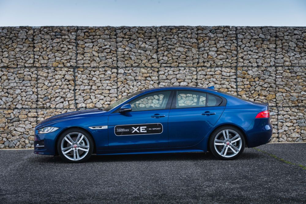 automobilemag's tweet photo. The 2017 #Jaguar XE will be the first-ever Jaguar diesel sold in America: http://t.co/86Izqod4vp http://t.co/I2nCDW9TDx