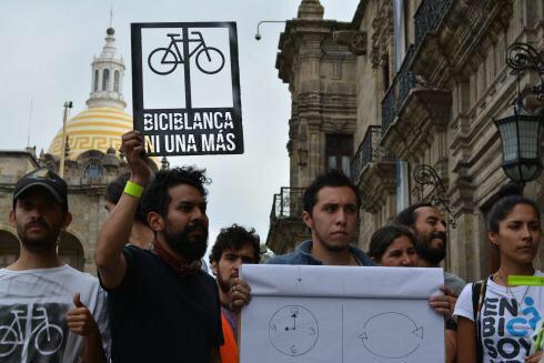 Elton_Osorio's tweet photo. A través d la noviolencia los movimientos sociales históricamente han logrado cambios inimaginables. #24xTuCompromiso http://t.co/VL9EO9E7YP