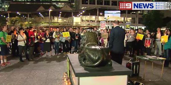 9NewsQueensland's tweet photo. Anti-death penalty protest and vigil for Andrew Chan, Myuran Sukumaran was held in Brisbane overnight. #Bali9 #9News http://t.co/5bvhFiDIEL
