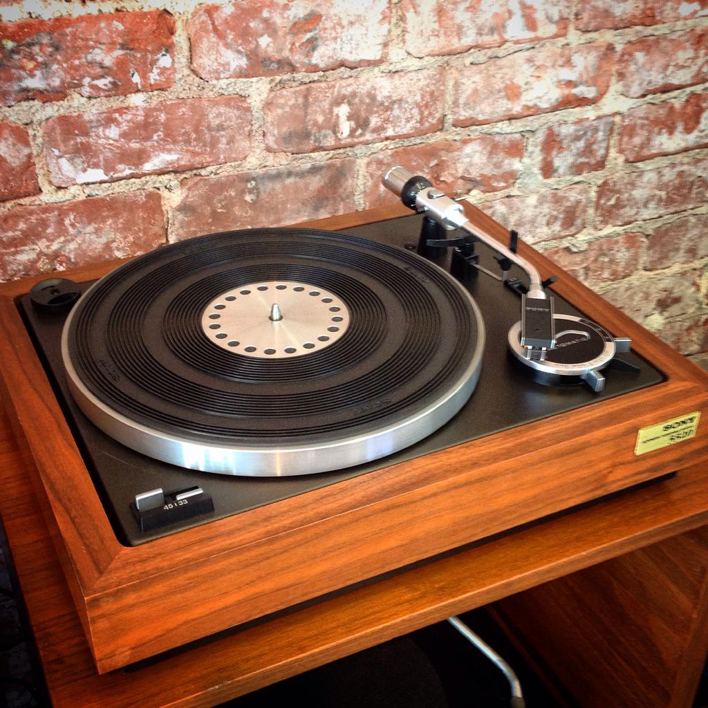 rewindaudio's tweet image. New arrival!!! Sony Turntable #rewindaudio #Sony #turntable #EchoPark #silverlake #atwatervillage