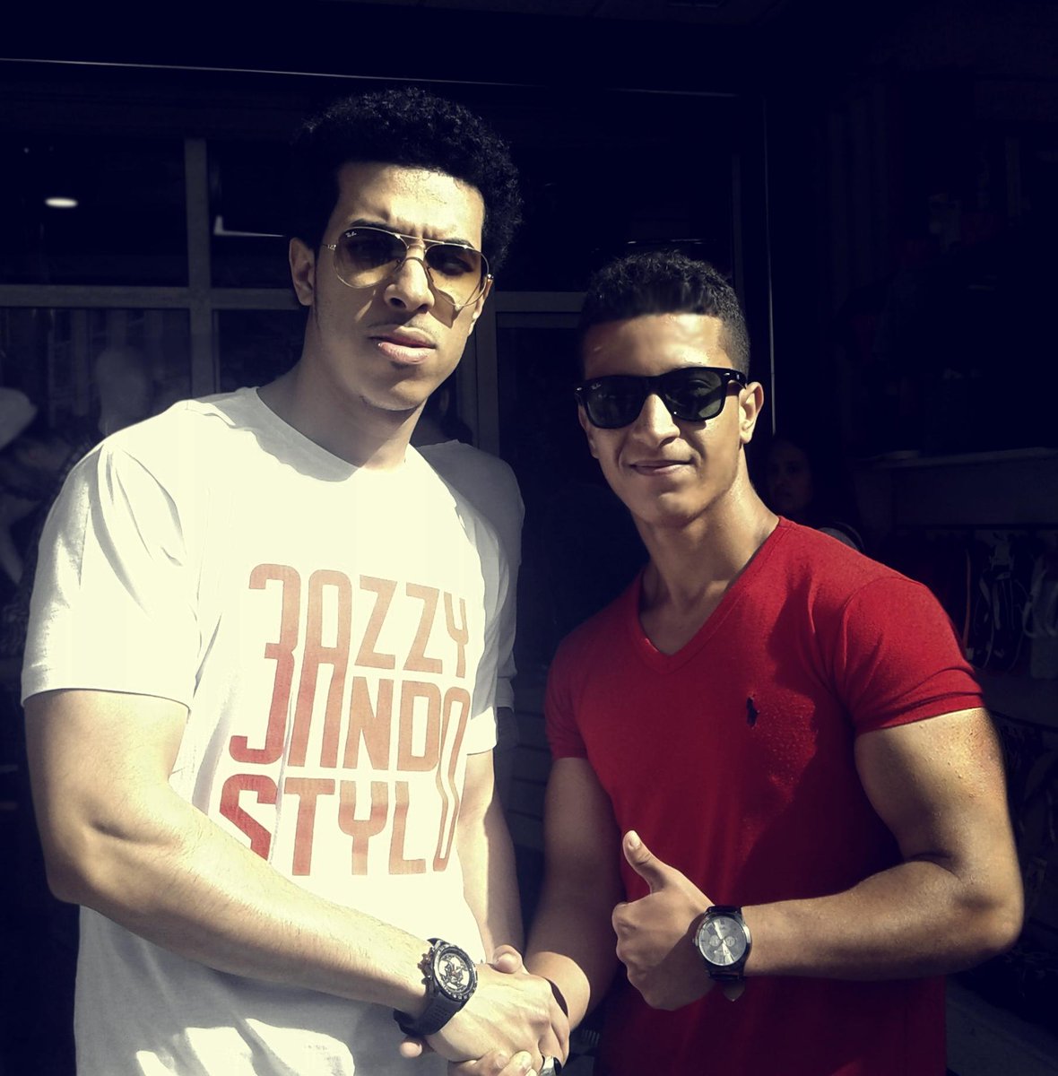 DeejayZakaria's tweet photo. Avec @dizzydros  #33S #3faat http://t.co/FOY797LYmW