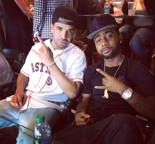 clutchcityking's tweet image. Drake at the Toyota Center repping Houston with an @astros jersey #RepHouston