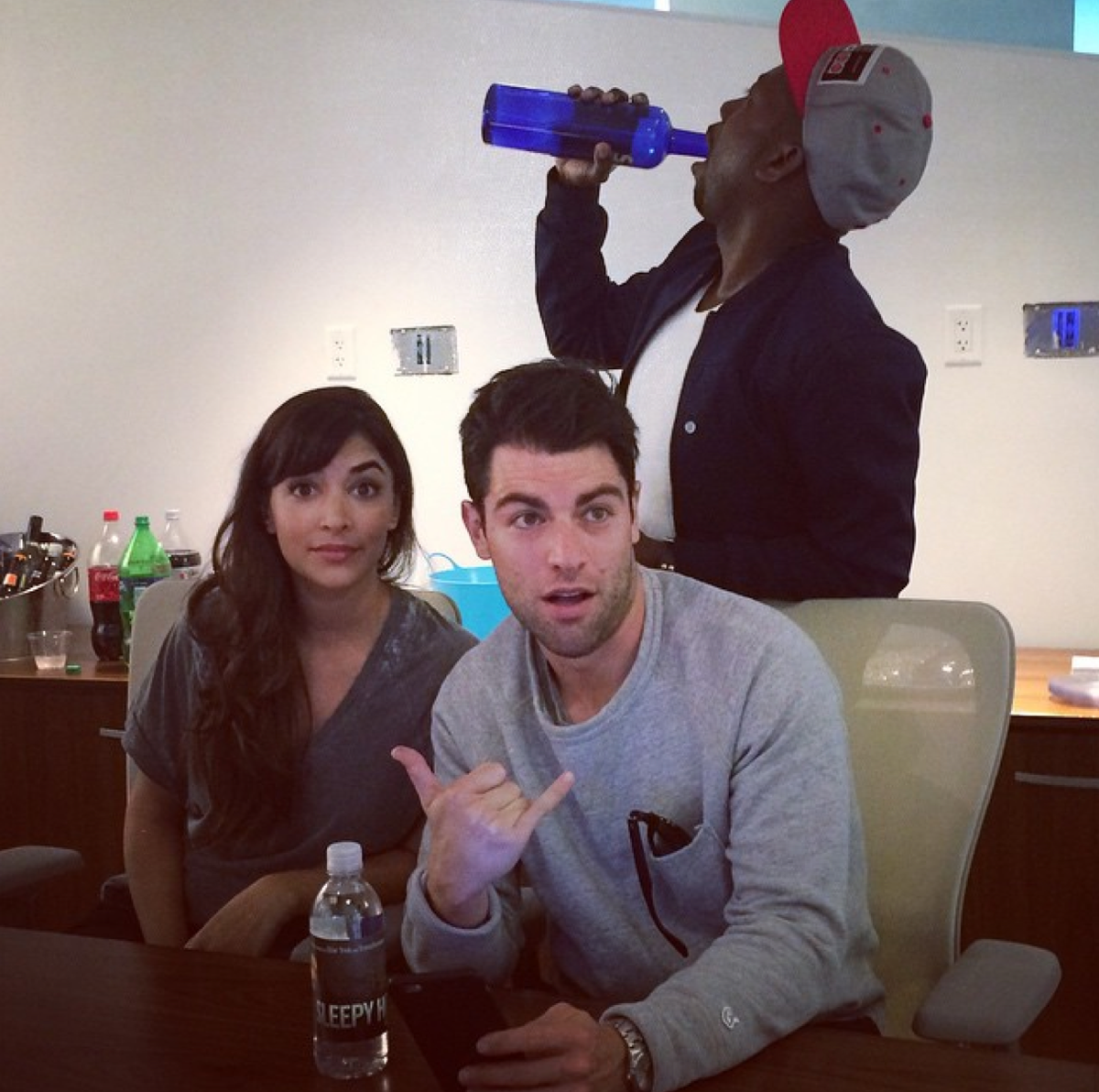 New_GirlTV's tweet photo. It's a party up in here! Get your #newgirl tweets in for @HannahSimone @iamgreenfield and @LamorneMorris! http://t.co/WdeIvSuzbi