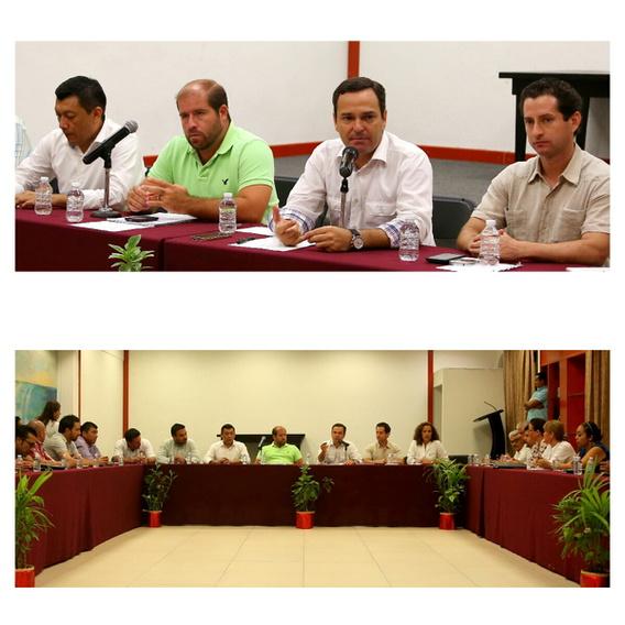 PaulCarrillo2's tweet photo. En reunión de Gabinete para seguimiento de programas y acciones de Gobierno @AytoCancun @josedelapena12 http://t.co/unXVUOoHRB