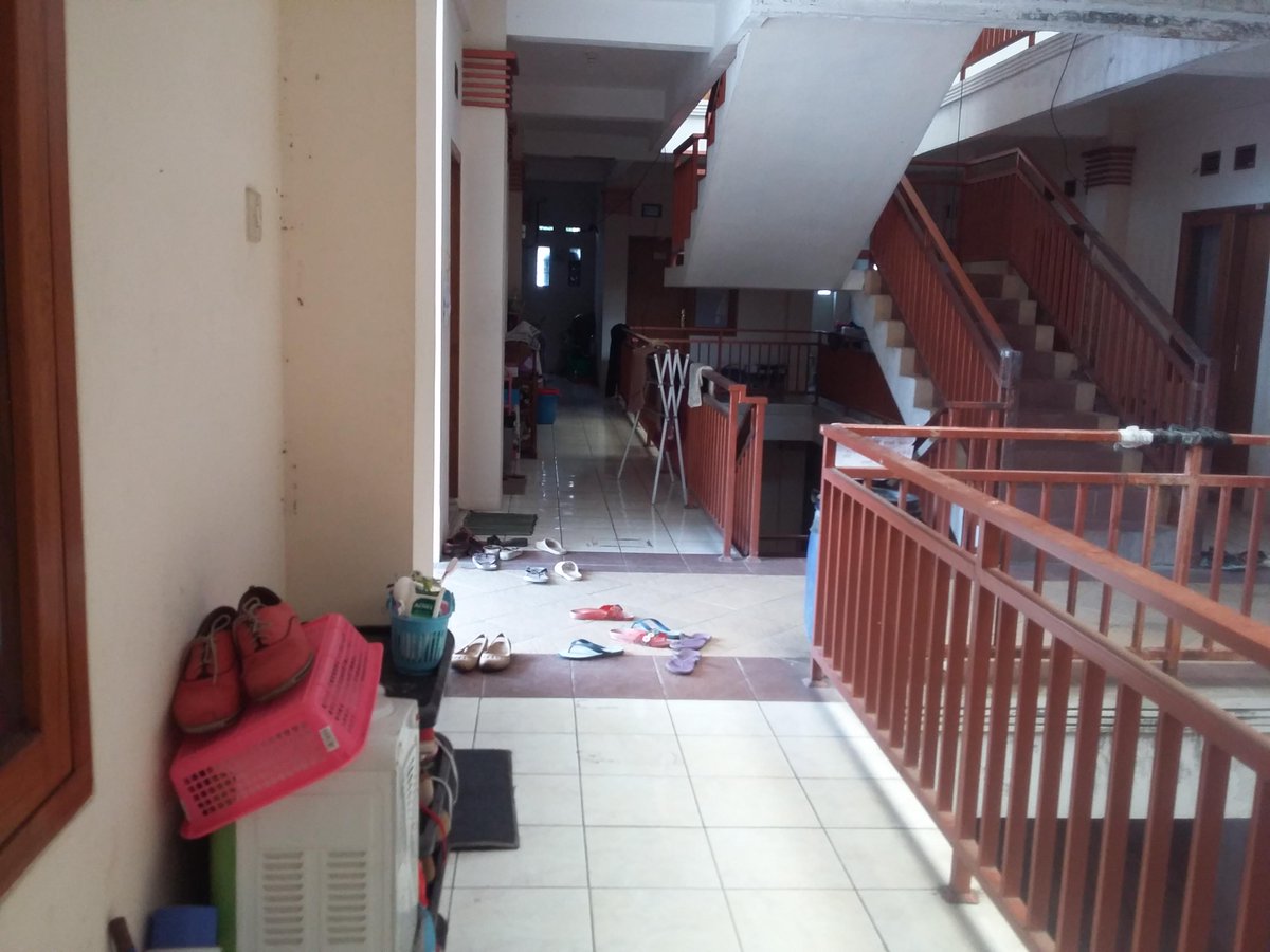 khaka22's tweet photo. @InfoKosan_UPI over kontrak kostan lokasi jln. sersan surip Ledeng
dri bln mei-juli 1jt. Minat hbngi 085722331442 http://t.co/FmLw5Ryobi