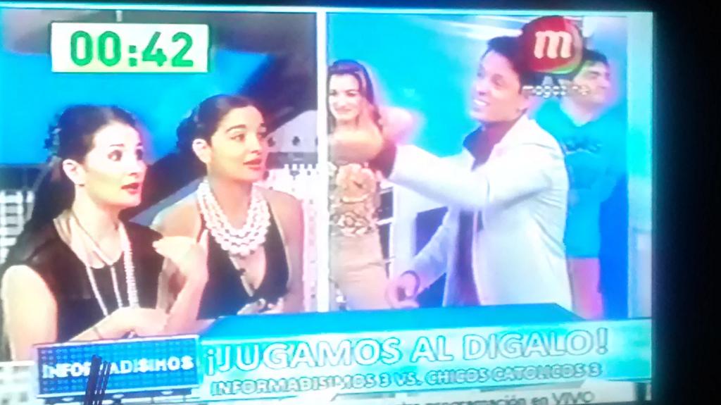 En Informadisimos lookeada por <a href="/Carlo_DD/">Carlo Di Domenico</a> gracias por ese hermoso mono y los accesorios !!