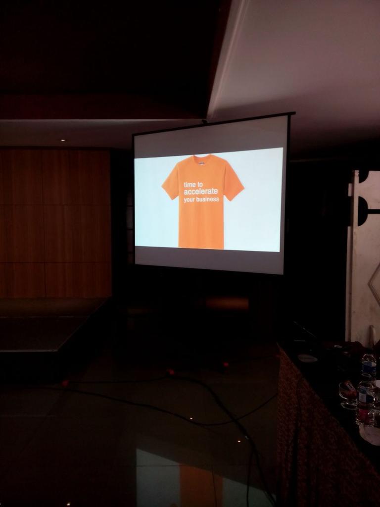hendrihariyant0's tweet photo. Tema #Onein20 Movement 2015/2016 " Time to Accelerate Your Business " @BeSmartpreneur @BudiIsman @MrjunaidiSukses http://t.co/mKjWfDPKSf