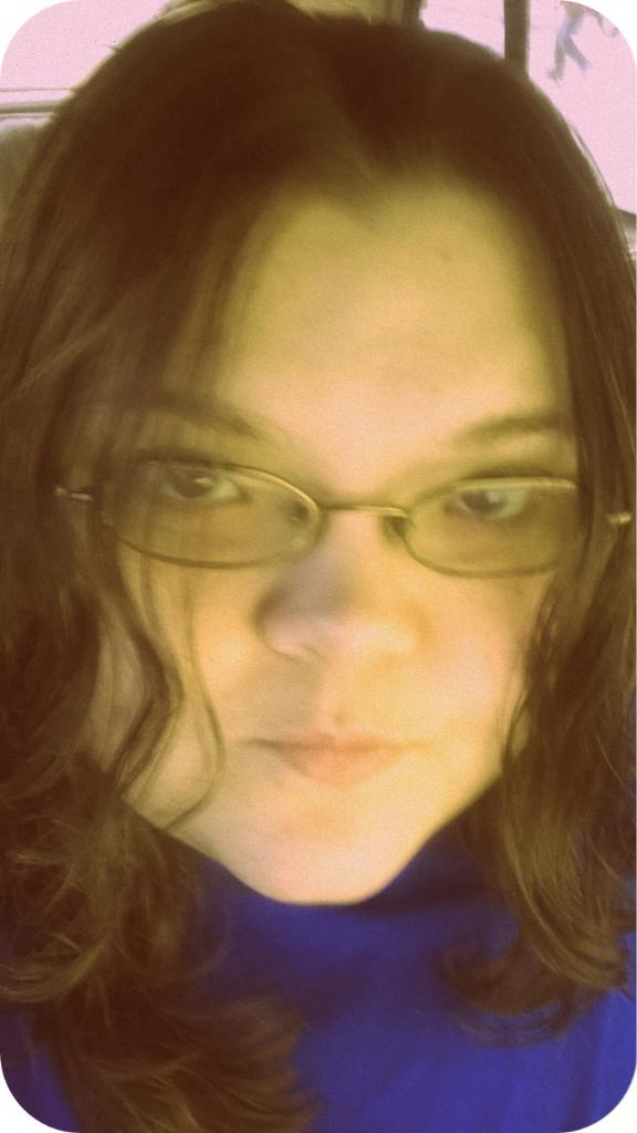 AllOfMe405's tweet photo. Not the best but who cares #girlyoudontneedmakeup #InsideAmy @amyschumer http://t.co/N73wH7agRo