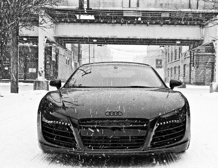 TweetForTheBros's tweet photo. Audi R8 in the snow http://t.co/lWcmVDpfkh