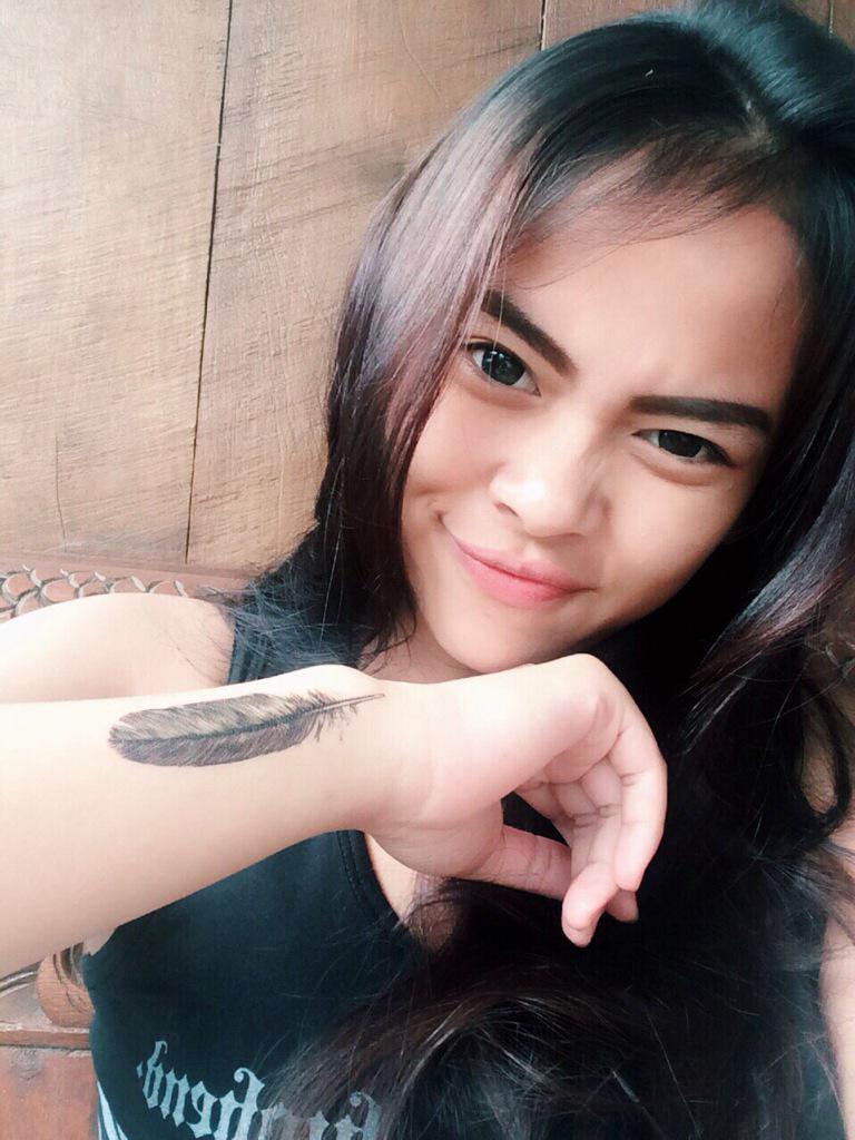 Selamat pagi @meilanielikeu bassist kecintaan kita 💝