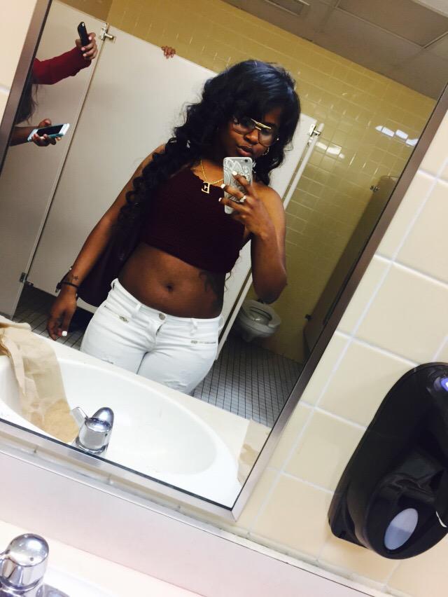 _EmaniMilan's tweet photo. I don't have to compete with a single soul π
#SlayWeekend #MayWeekend15 #Maniwearπ http://t.co/i72dFpSKSO