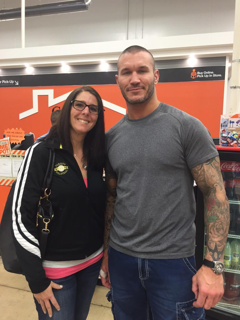 Thanks <a href="/RandyOrton/">Randy Orton</a> for the photo and <a href="/KimKlro/">Kim Marie ❤️</a> for taking it! You both are too kind!  C U at #battleground in July!