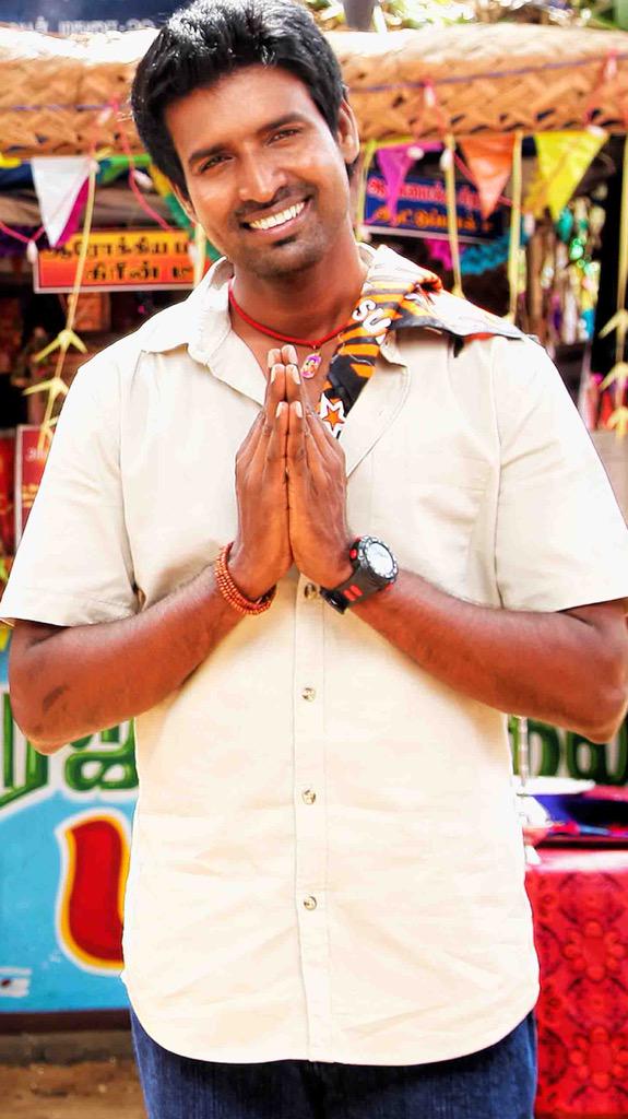 Yalini2505's tweet photo. Aftr the #VVS names , this character names will be the talk of the town :) #RajiniMurugan #Thotha3 #KarthikaDevi .. http://t.co/2XlW884oKM
