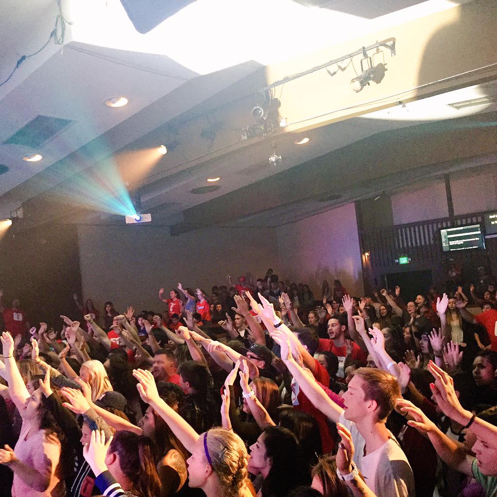 nora_angie's tweet photo. โค๏ธ #togethernight http://t.co/gHlcMu46kB