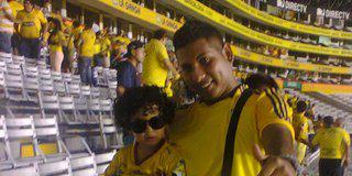 739jaime's tweet photo. #FueraMoconsaAmarilloTvs Ivan aki con mi hijo mathias apoyando al ídolo en las buenas y malas⚽ mañana ganamos señores http://t.co/lE61zrl427
