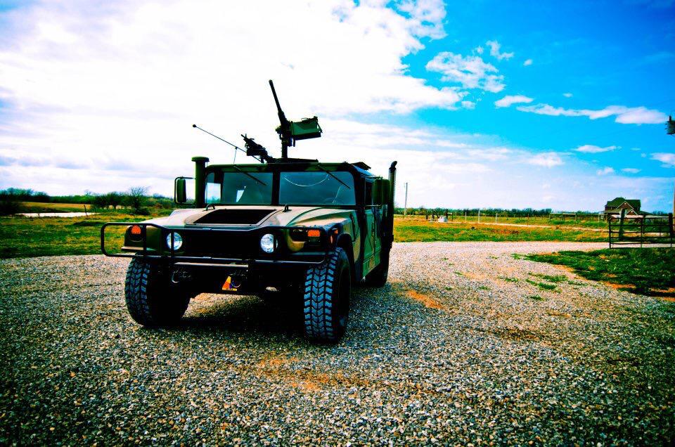 OKmachineguns's tweet photo. Here's our company car. What's yours? #humvee #m249 #dailyguns #okmg #oklahomamachineguns #okc #hummer http://t.co/DxTokm1M09