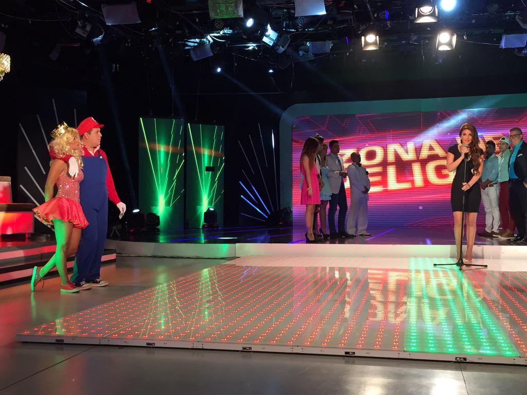 tcsoyelmejor's tweet photo. ¡Arrancó la polémica en el confesionario! ¿Quién debería abandonar el programa?
#SeQuedaDina Vs #SeQuedaMiguel. | RT http://t.co/w4YcdD15eC