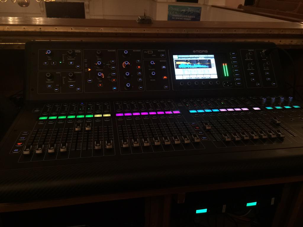RedBeard6010's tweet photo. Late night system tuning of the new console  with my dad #M32 #Midas #itsabouttime http://t.co/HaHMwfkoV7