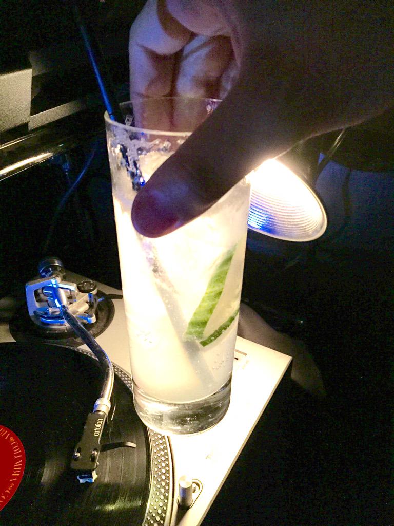 FizzNavigator's tweet photo. @acehotel does it again with their Cucumber Lemon Tonic! #djRadDads http://t.co/9ITRTbeeqU