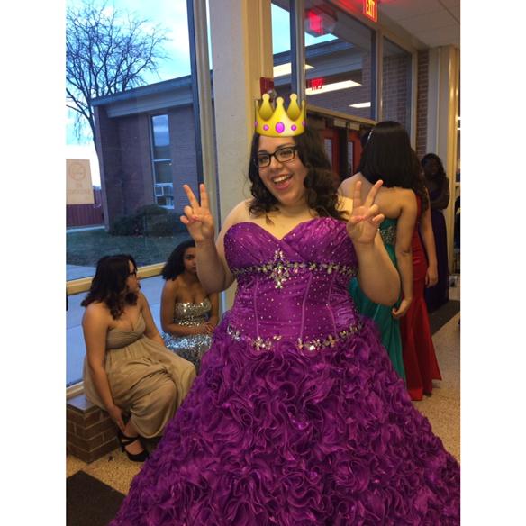 DoMeHearter's tweet photo. VOTE FOR KAYLA #promqueen2015 👑💖 http://t.co/VRelXOmlie