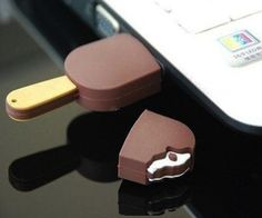 world_devices's tweet photo. The Chocolate Ice Cream USB Flash Drive- so nice!

#gadget #innovation #invention #cool #crazy #absurd #fantastic http://t.co/GXdgra1Len