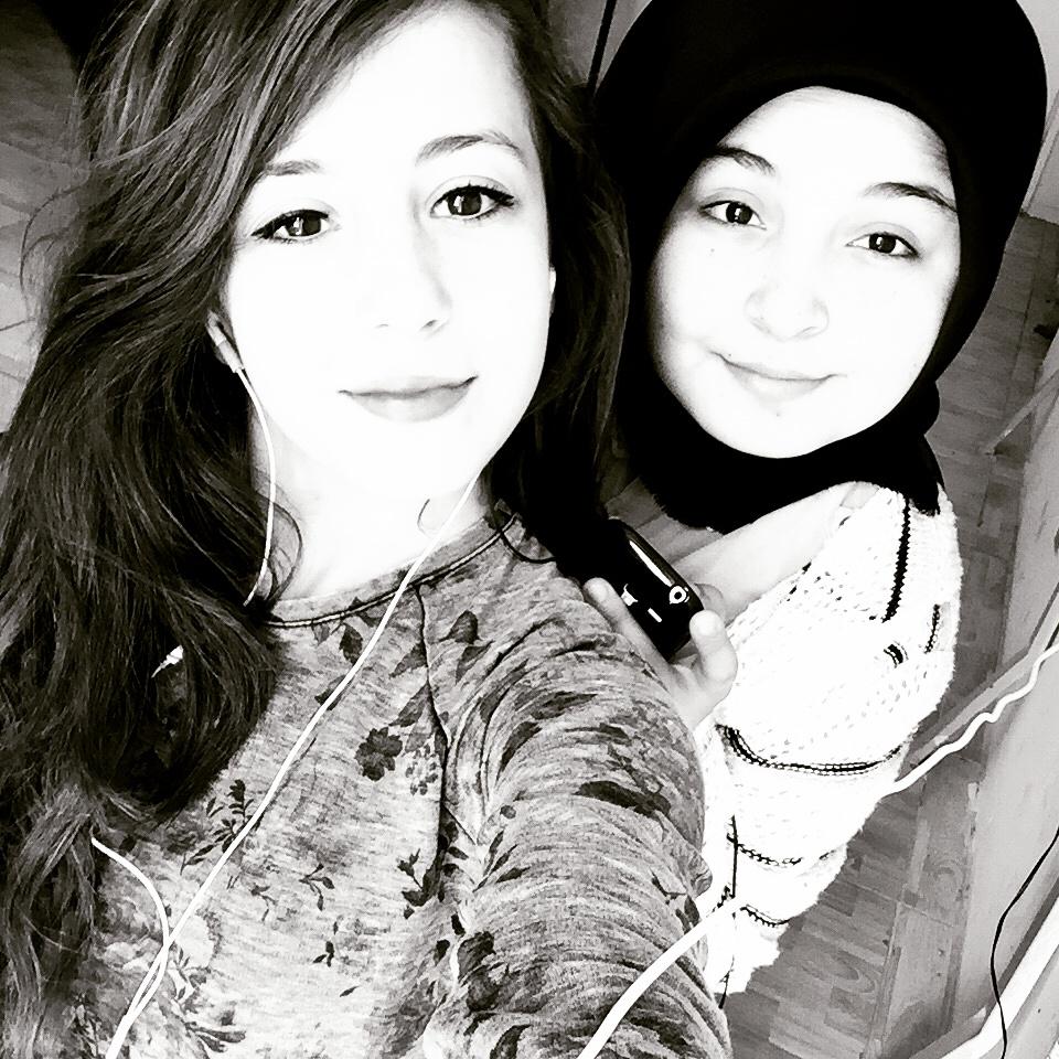 Henüz ölmemiş ölüler gibiyiz :D.