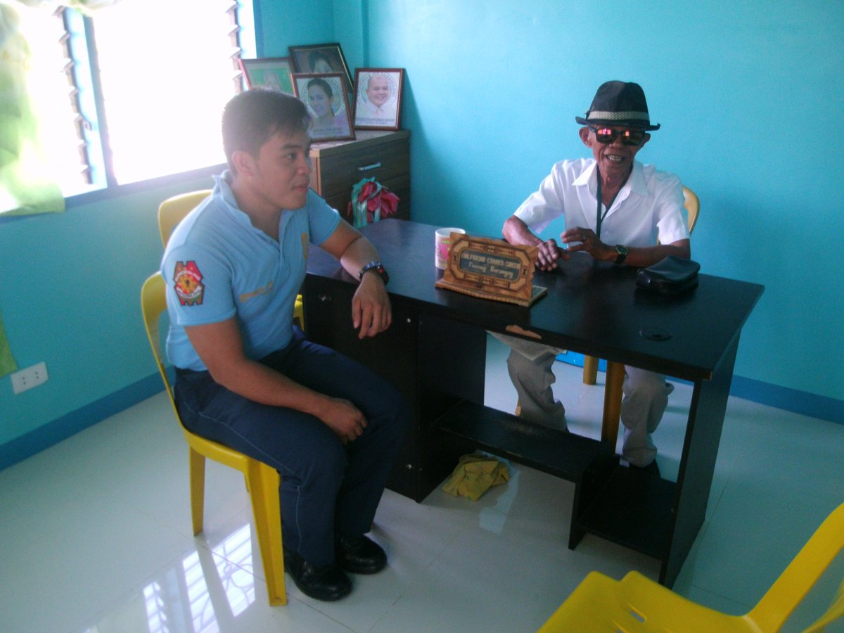 Alabel_PNP's tweet photo. Alabel MPS conducted Barangay Visitation on or about 9 o clock of April 29.2015.#Barangayvisitation http://t.co/9Z8q2EednP