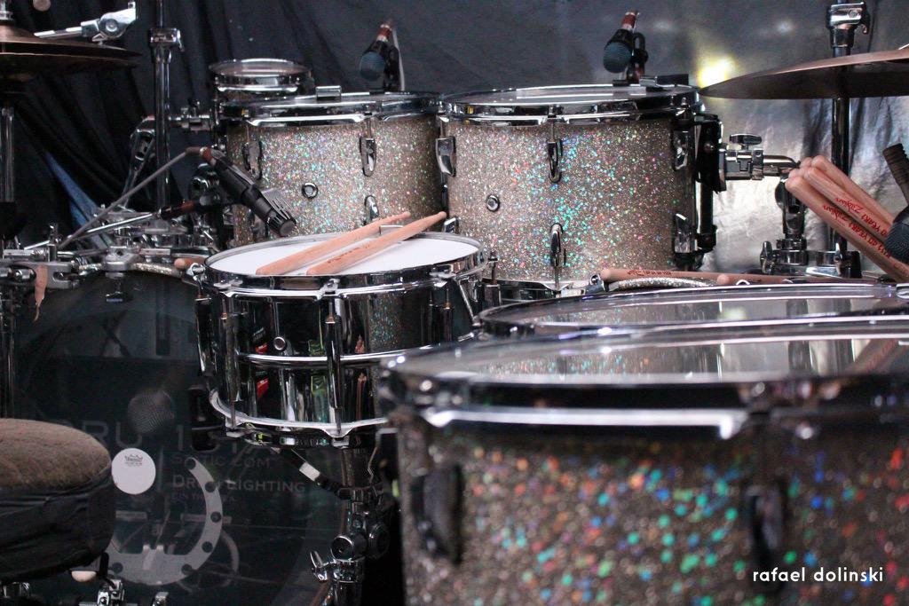 KISSのブラジル公演での情報が入ってきました！いくつものドラムセット