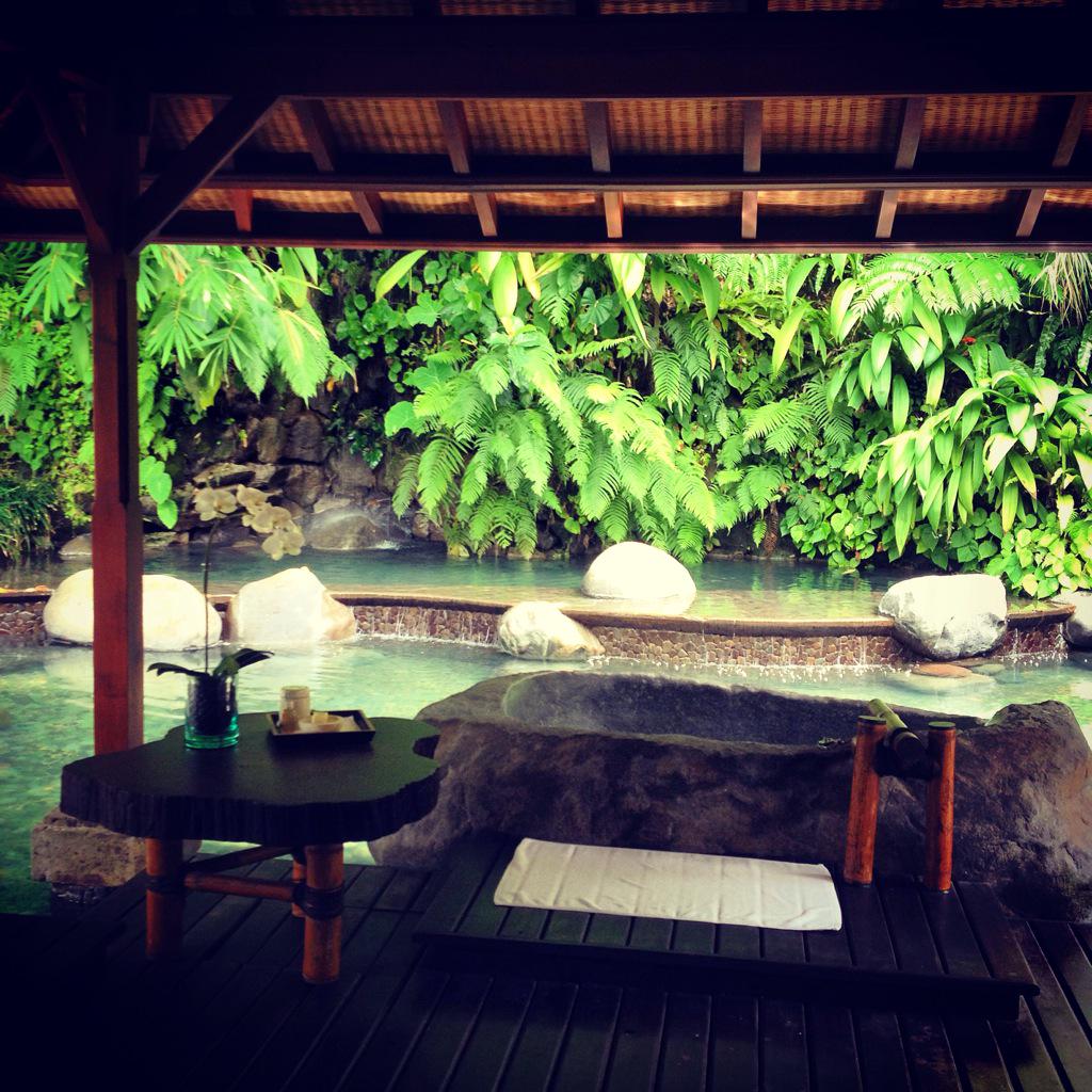 RdeCasabianca's tweet photo. Petite journée de remise en forme dans un cadre idyllique. #bali #EchappeesBelles #comoshambala http://t.co/WEaLnsP2Tp