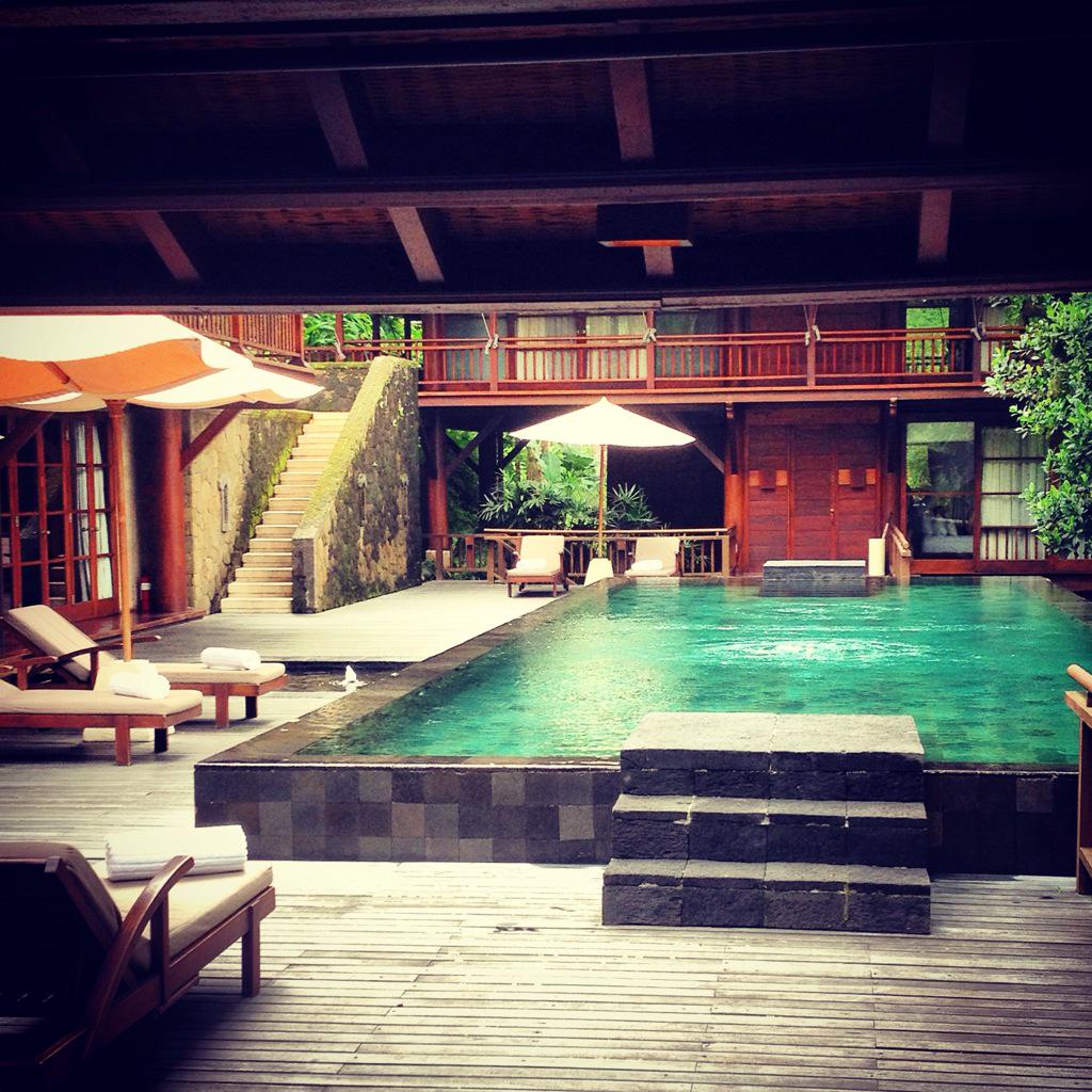 RdeCasabianca's tweet photo. Petite journée de remise en forme dans un cadre idyllique. #bali #EchappeesBelles #comoshambala http://t.co/WEaLnsP2Tp