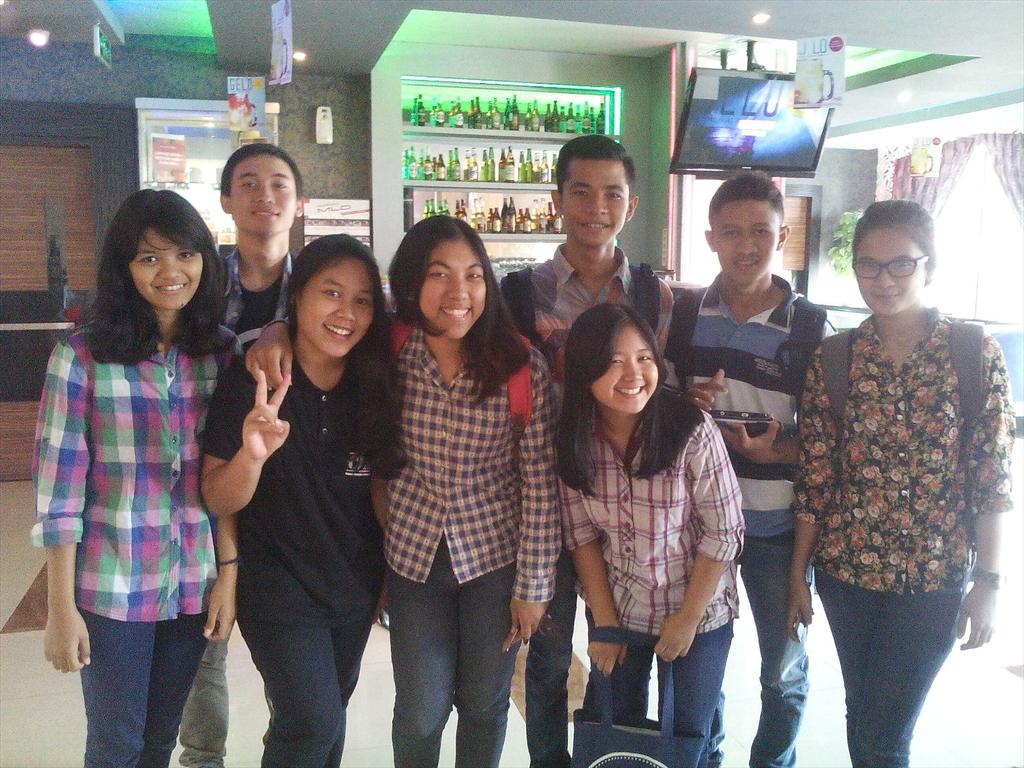 tedihello's tweet photo. @BestlySilitonga rame bahagia fol us kk @HellofktvJogja @hellofktv @budihellofktv #hellofktv #karaoke #jogja http://t.co/CivDpQSA5T