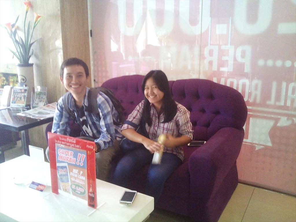 tedihello's tweet photo. @BestlySilitonga rame bahagia fol us kk @HellofktvJogja @hellofktv @budihellofktv #hellofktv #karaoke #jogja http://t.co/CivDpQSA5T