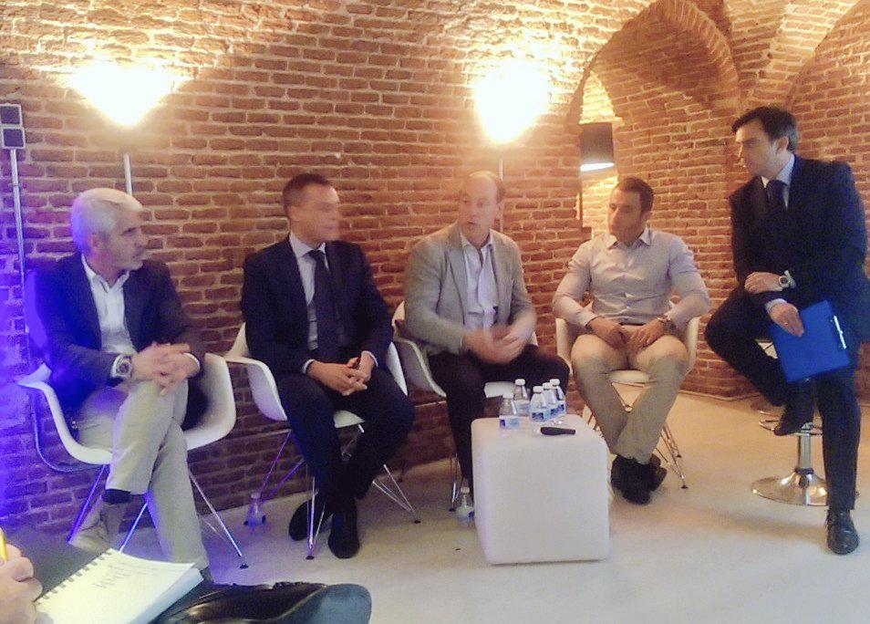 DIRyGE's tweet photo. Damos paso al turno de preguntas en #eCOMDIRyGE tras las ponencias de #GLS @Correos @RedyserResponde  @puntoceleritas http://t.co/aNt47HSYO3
