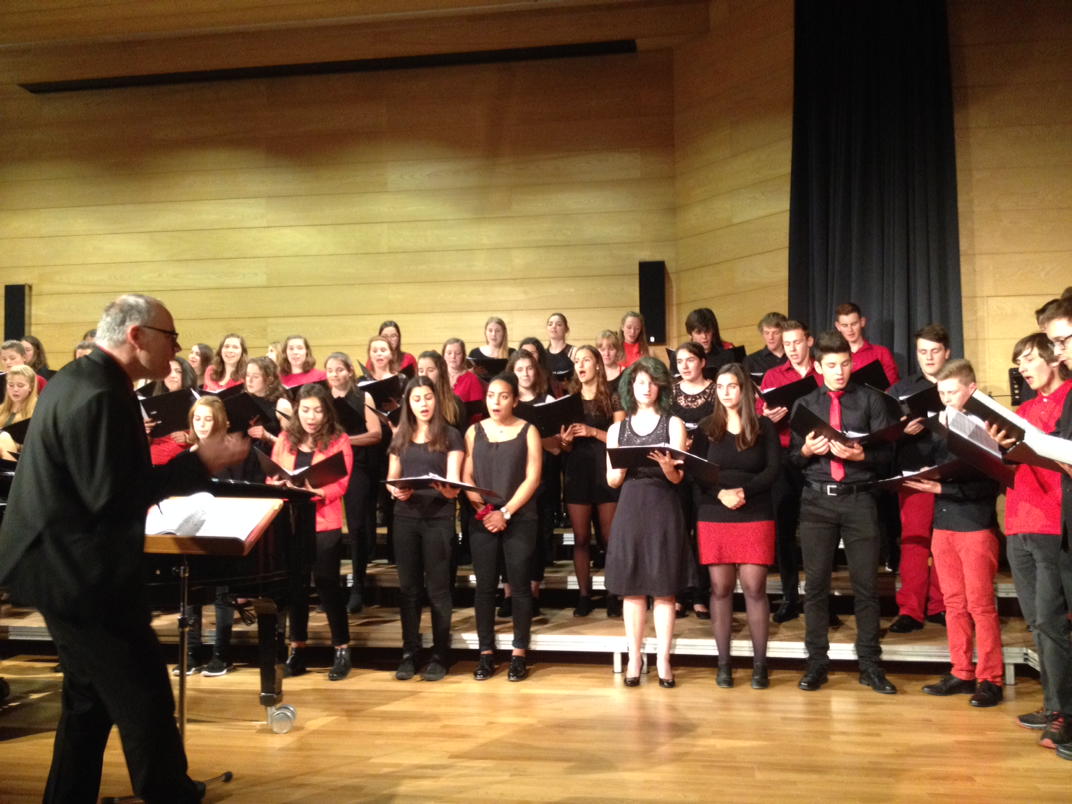 ManuelErdin's tweet photo. Bewegtes und Bewegendes vom Chor des #GymLiestal. Tolles Konzert! http://t.co/u5qVsgrGYW