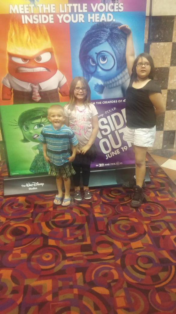 DcDclark1975's tweet image. at national van lines we have great lives and great jobs.had ice cream and movie day with my grand kids awesome fun!