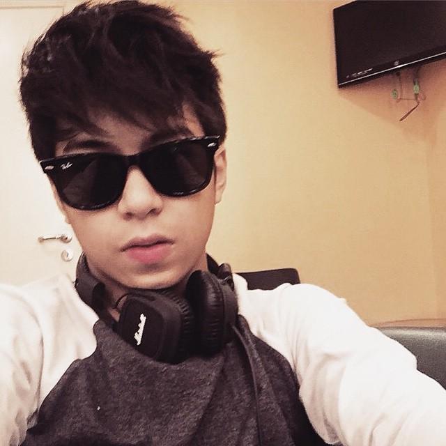 DyIanWangHeDi's tweet photo. gwapo ❤️ #VSCOcam #vsco #vscophile #vscosnaps #nashaguas #aeign #harthart http://t.co/J6jfRAu467