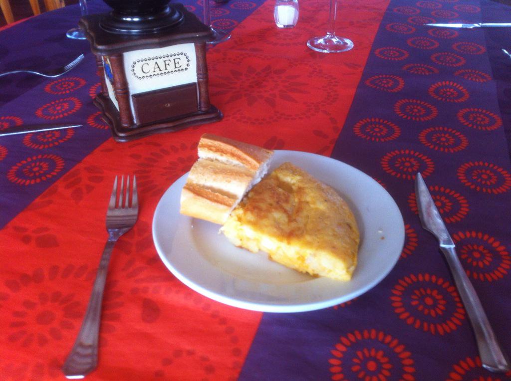 mavi_hotel's tweet photo. #FelizMiercoles Hay que coger fuerzas para iniciar este #jueves #desayuno http://t.co/QbAFVR7i5I