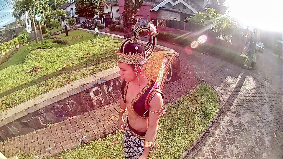 ikbalalex's tweet photo. Guess what character was I in the pic for #asianafricanparade @AACarnival2015 @TLasiaafrica #AAC2015 #KAA60 http://t.co/cEtDSaQV8A