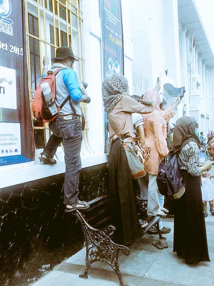 Dapat kiriman photo dari Apep R, mudah2an bisa lebih peduli dgn fasilitas umum meunang hese2.. :( cc : <a href="/ridwankamil/">Ridwan Kamil</a>