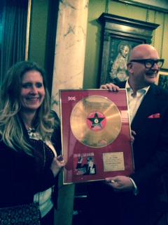ProStepney's tweet image. @UMusicuk award John Cavanagh a gold disc for monies raised through his  album.  @Key4LifeUK @karmacreative