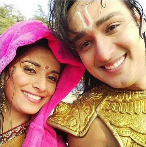 tellychakkar's tweet photo. Oh.. those good old days of #Mahabharat . Do you want to see them together onscreen again..?

Comment #Tellychakkar http://t.co/OevOhcT8SP